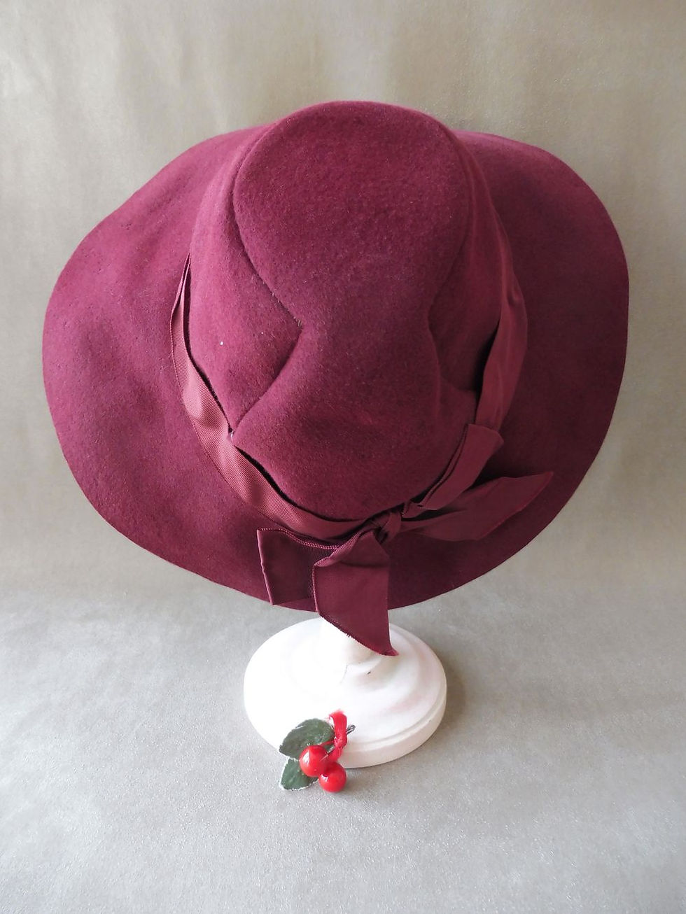 Miniature : Chapeau en Feutre Framboise 1930/40