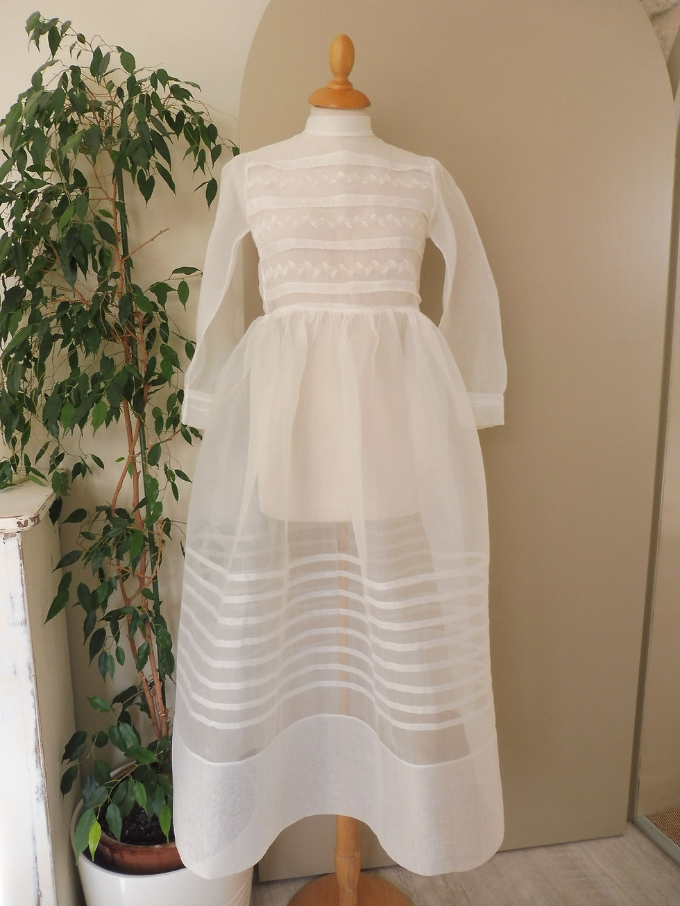 Miniature : Robe de Communiante en Organdi