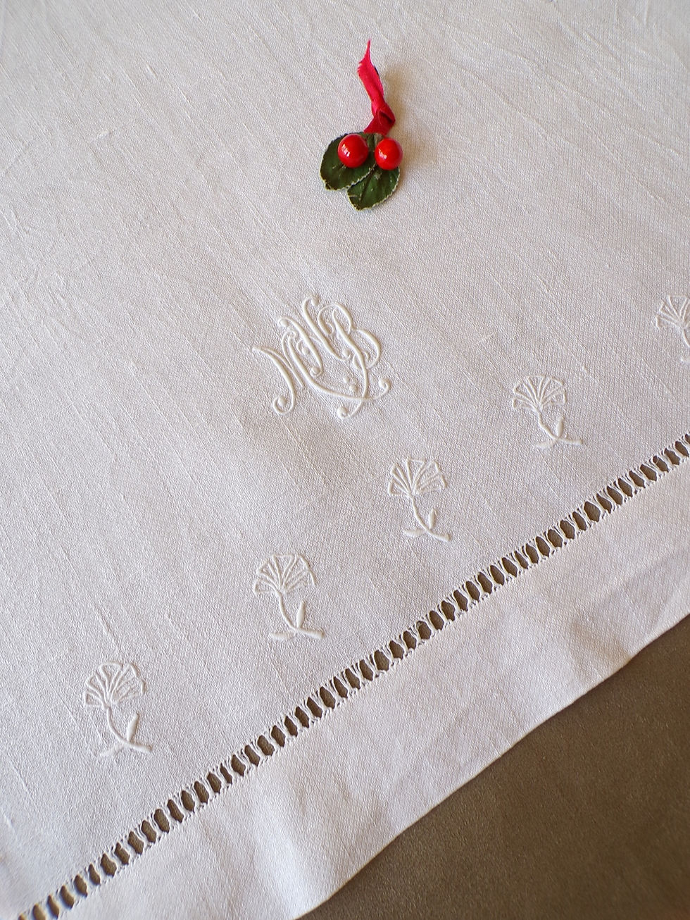 Miniature : Serviette de Toilette Damassée Brodée