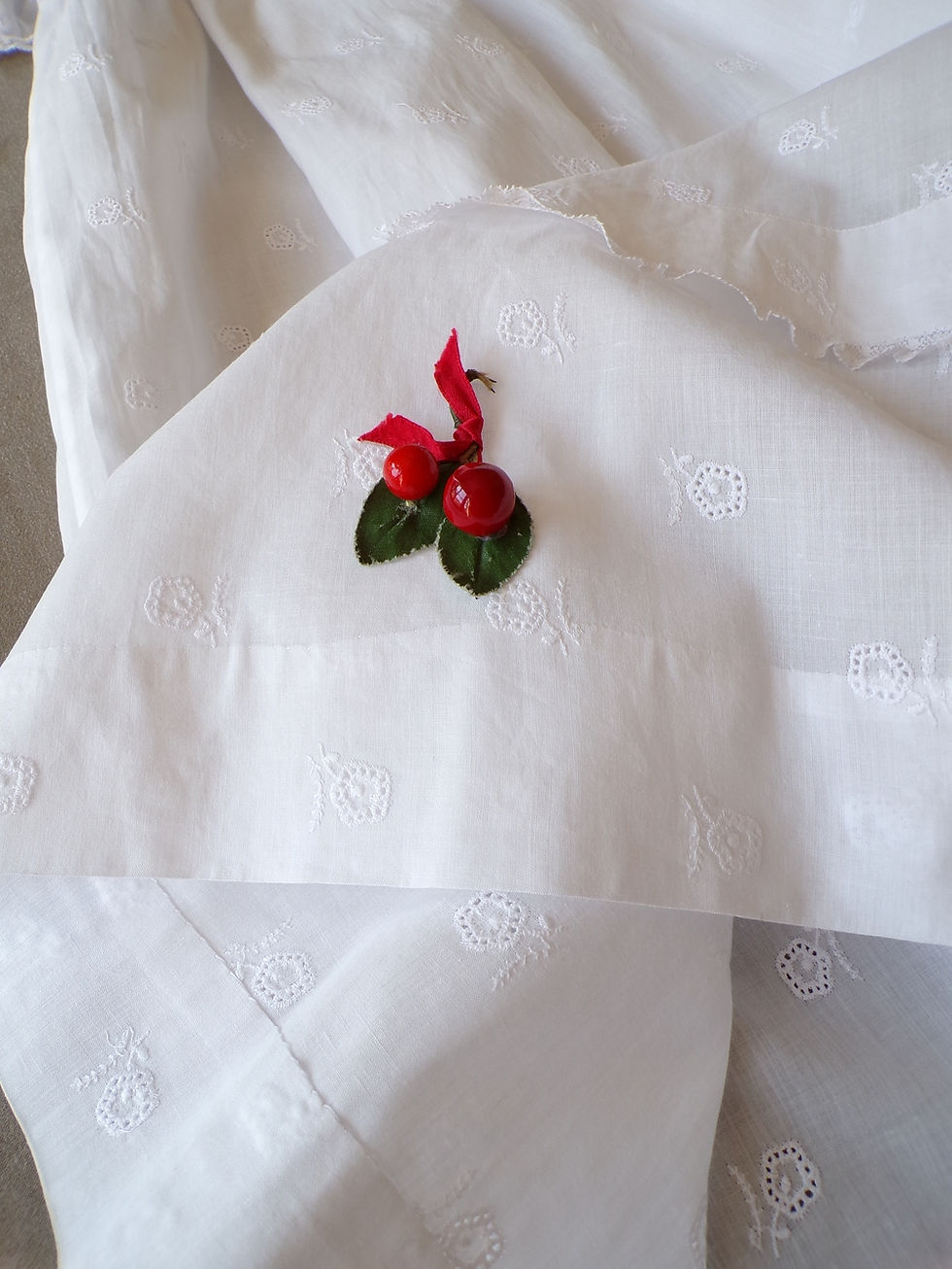 Miniature : Robe de Baptême en Voile Brodé