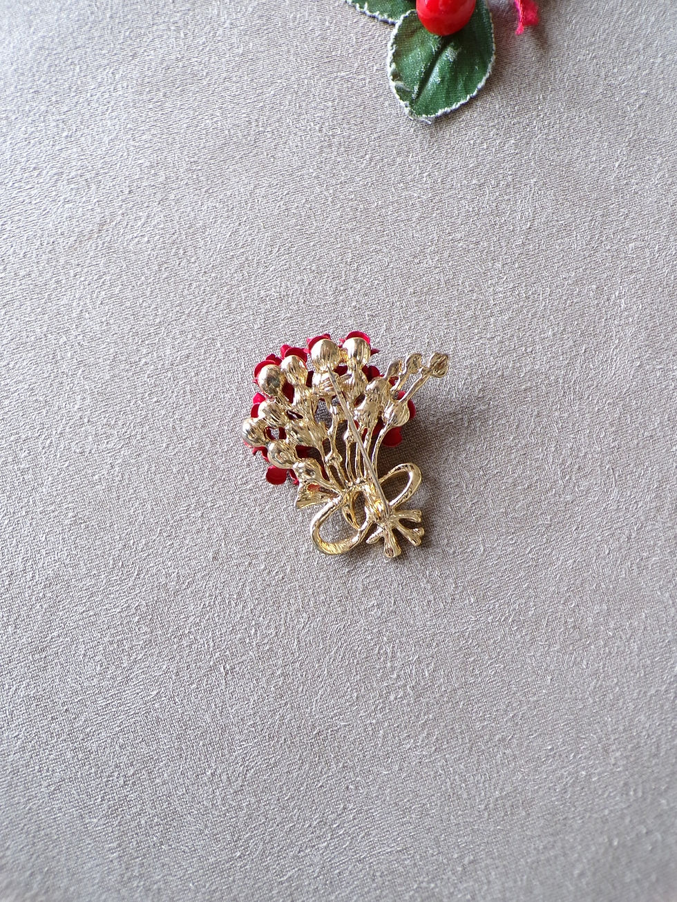 Miniature : Broche "Bouquet de Fleurs Rouges"