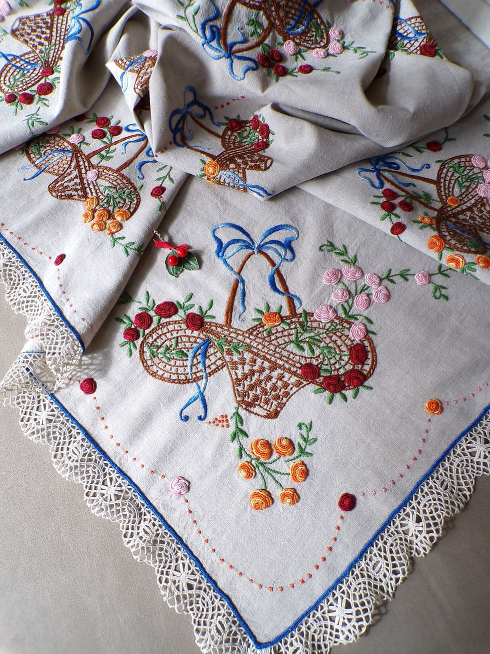 Miniature : Nappe en Lin "ROSES" 