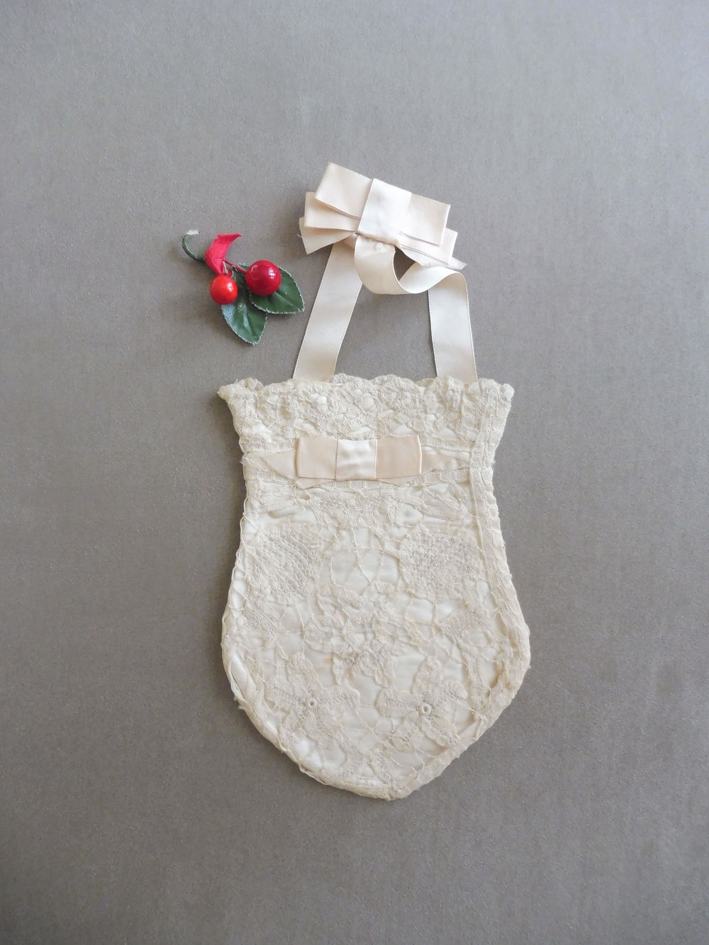 Aumonière en Dentelle