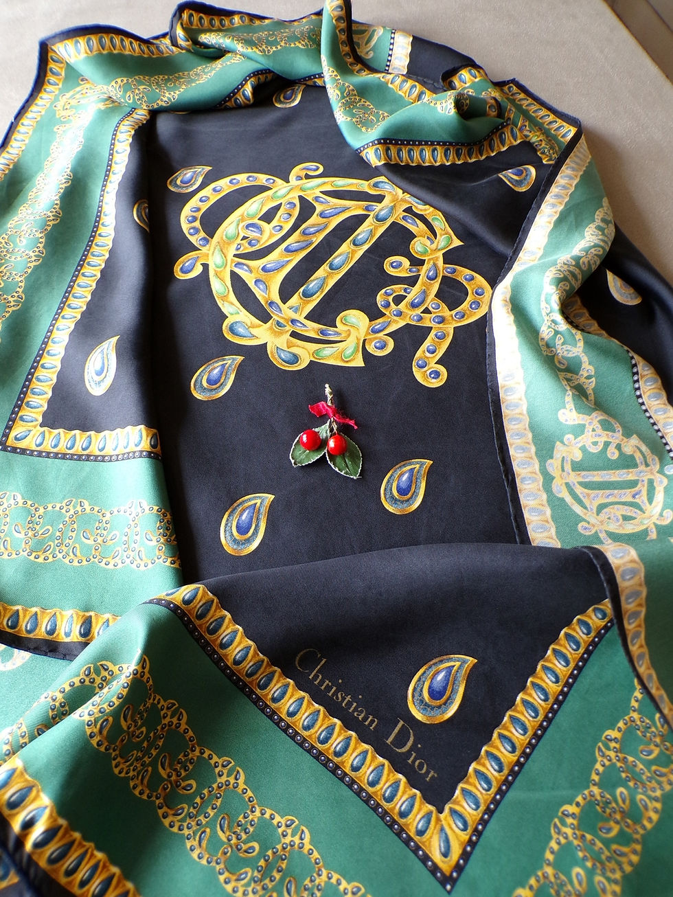 Miniature : Foulard en Soie Christian DIOR