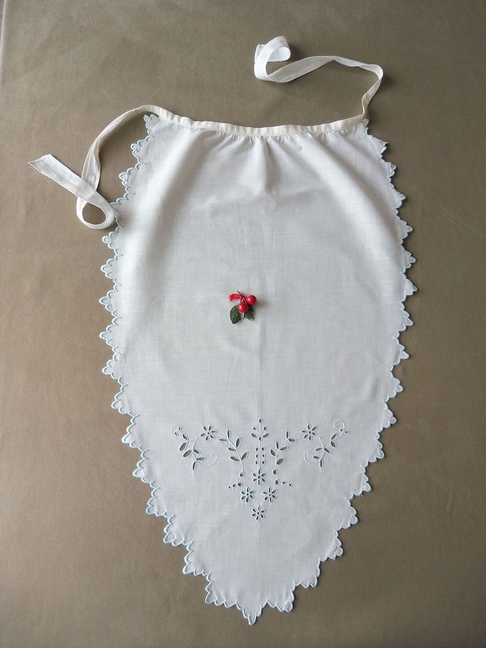 Miniature : Tablier Broderies Bleues