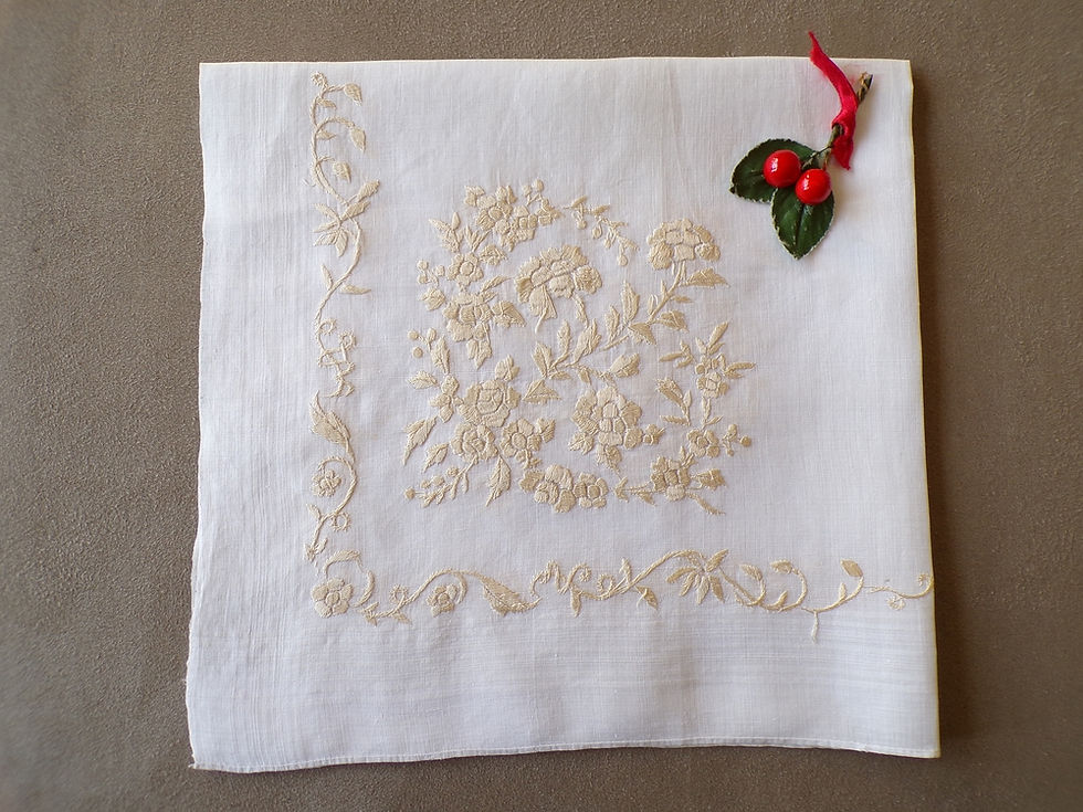 Miniature : Mouchoir de Mariée Brodé