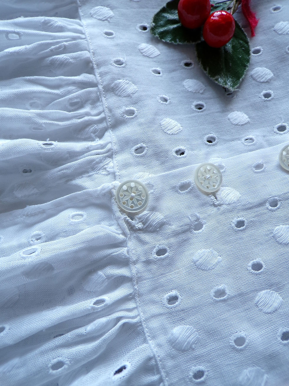 Miniature : Petite Robe en Broderie Anglaise