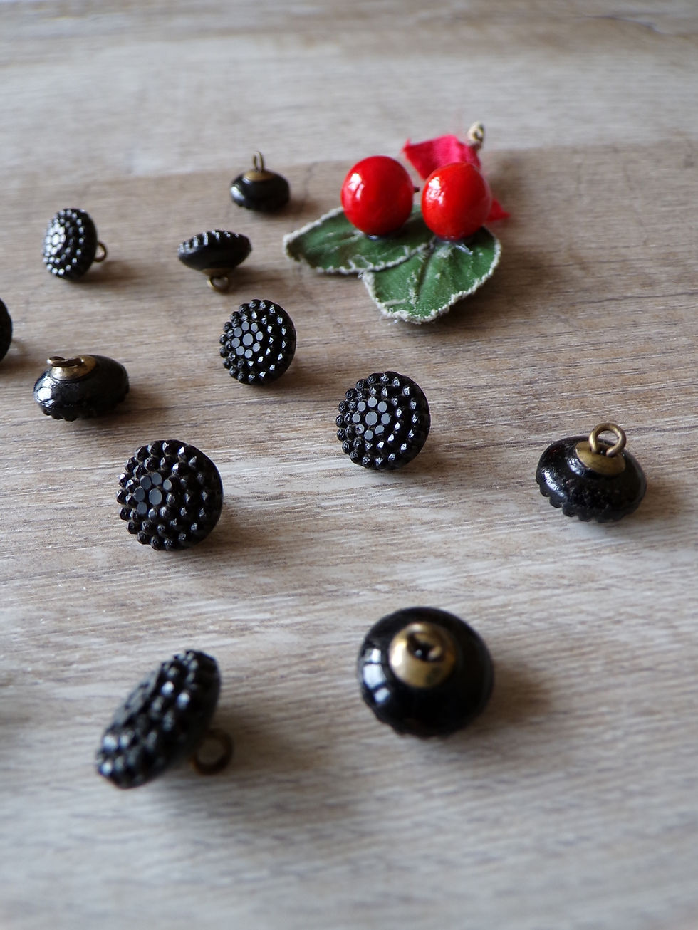 Miniature : Anciens Boutons Noirs en Verre