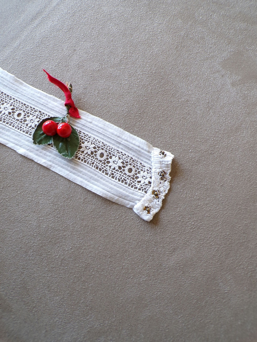 Miniature : Jabot en Linon et Dentelle