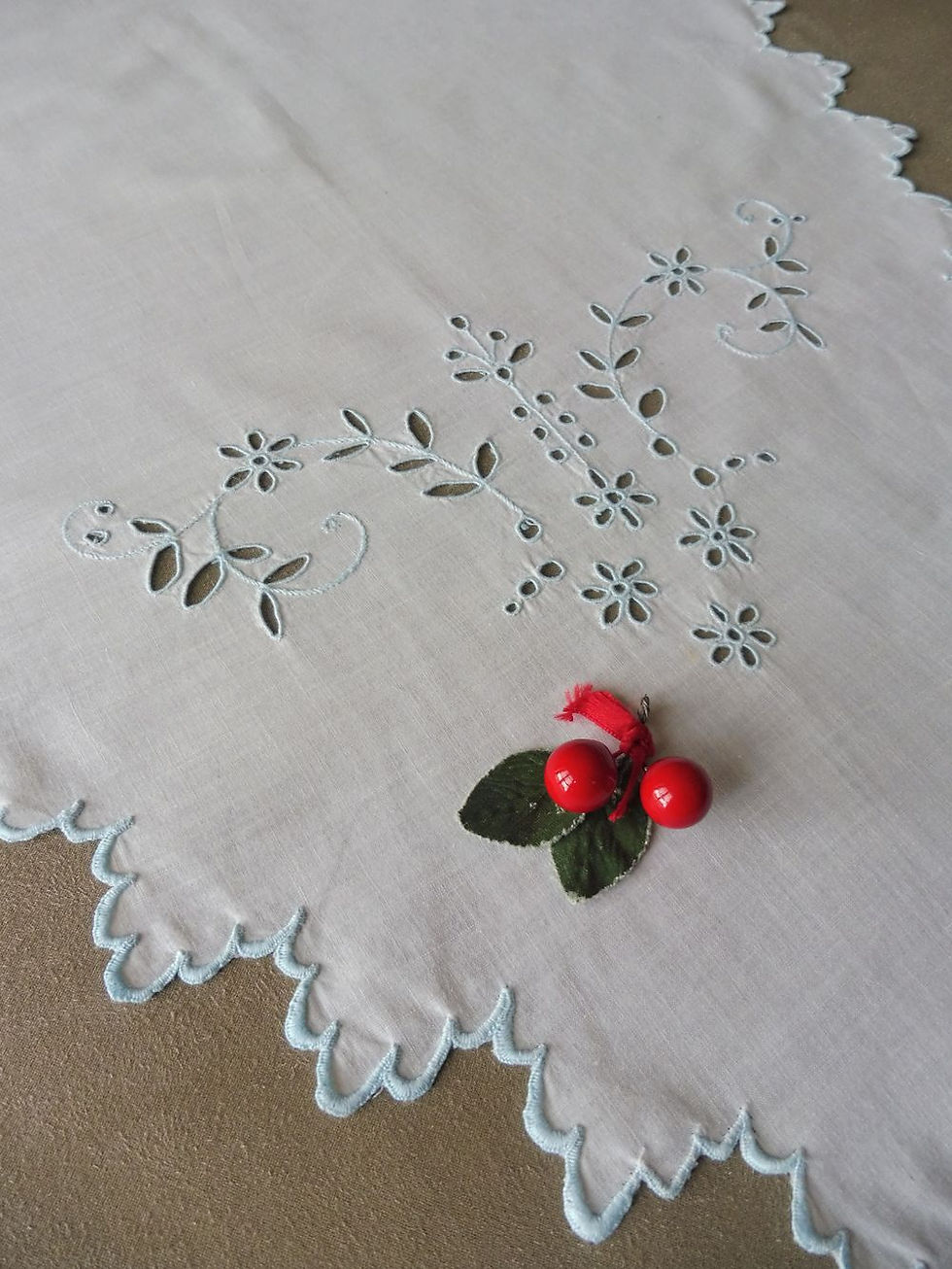 Miniature : Tablier Broderies Bleues