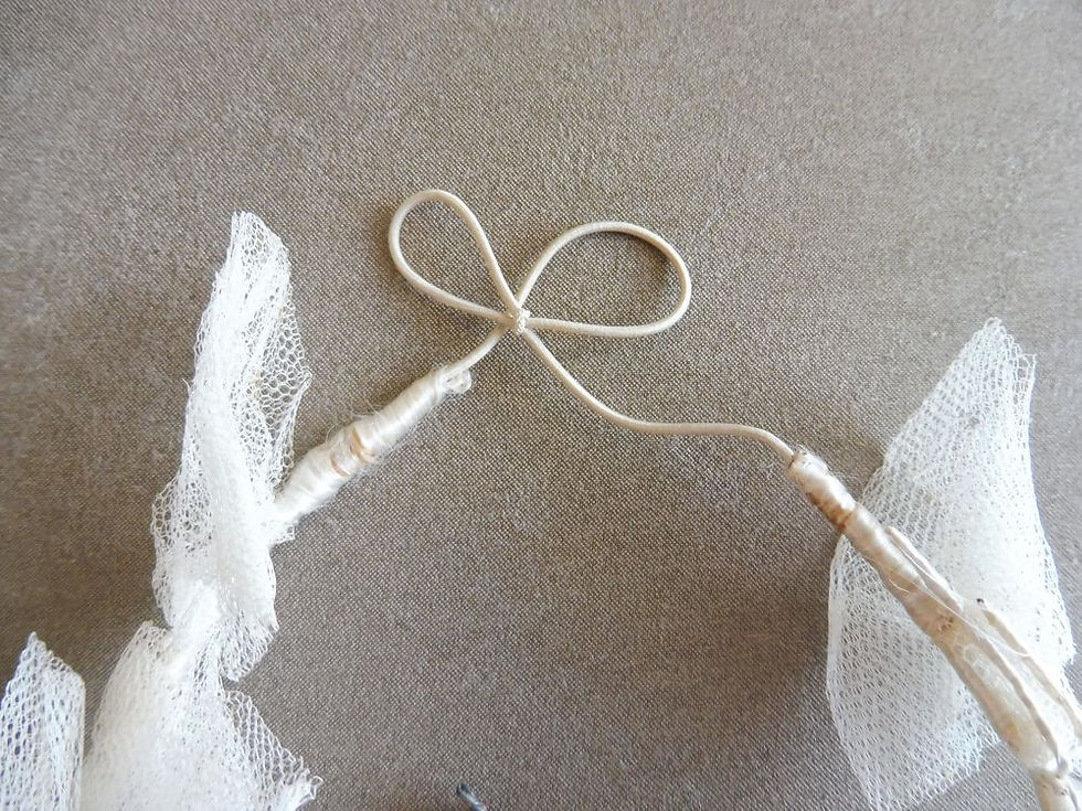 Miniature : Couronne de Mariée Fleurs et Noeuds de Tulle