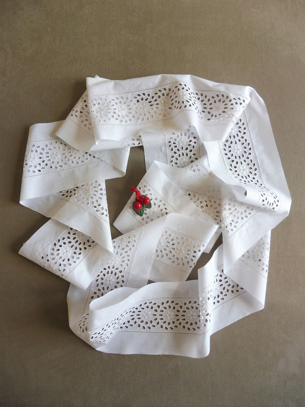 Miniature : Broderie Anglaise