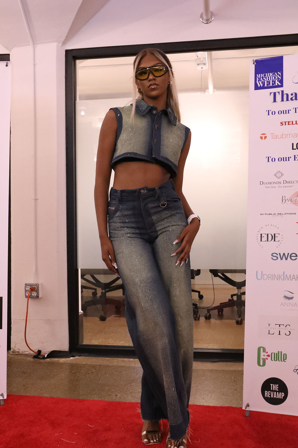 Thumbnail: BLEACHED LOGO PANTS