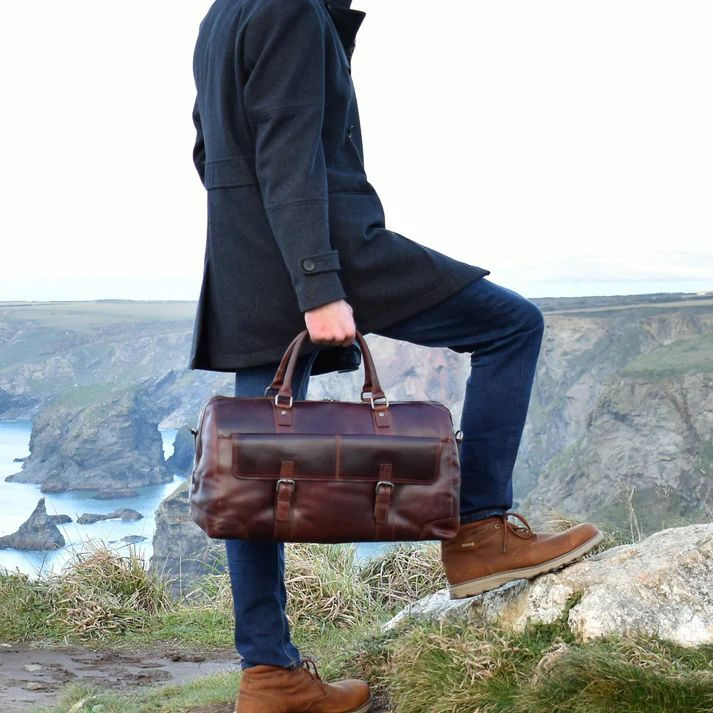 Thumbnail: Ashwood Men's Leather Travel Bag in Tan