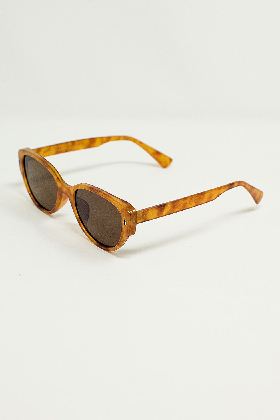 Thumbnail: Oval Sunglasses in Light Yellowish Tortoise Shell