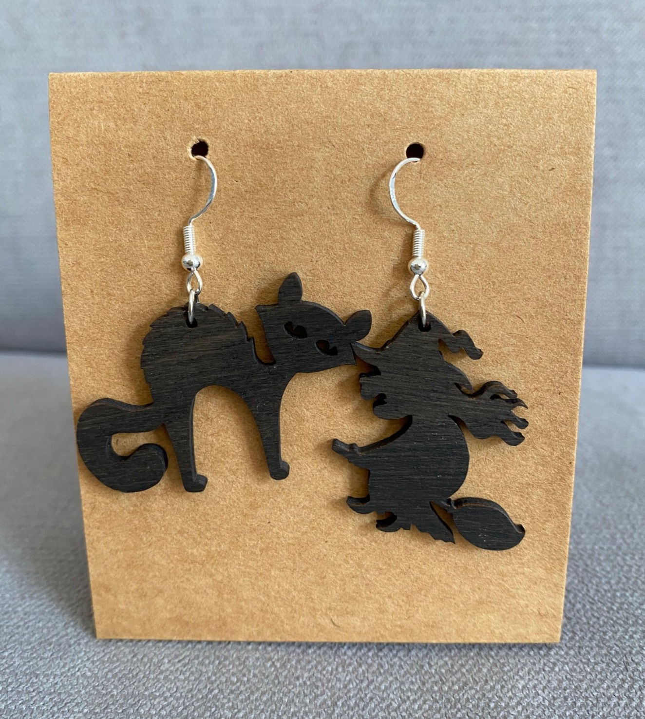 Boucles d'oreilles chat et sorcière