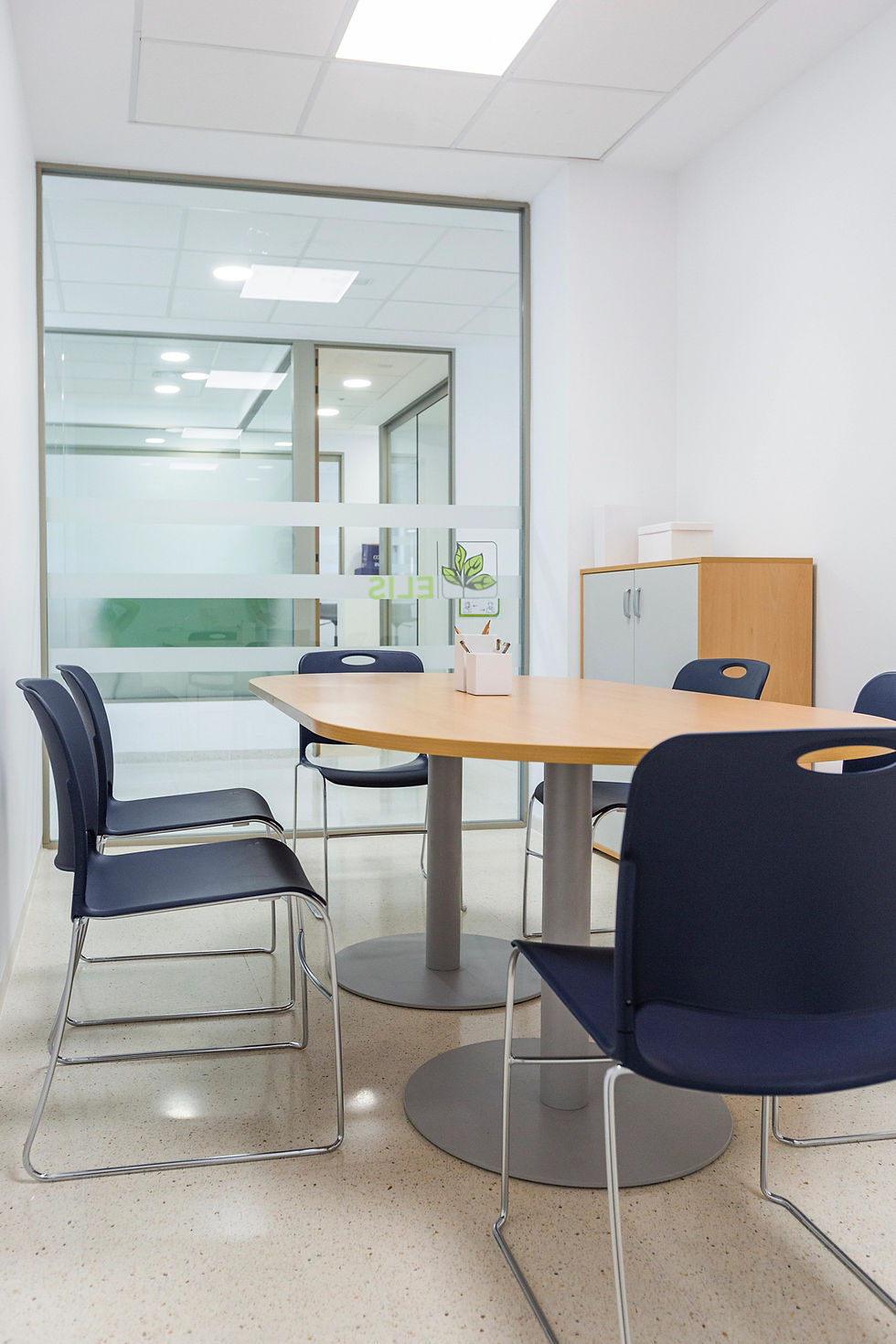 Thumbnail: Estro Chair libraries