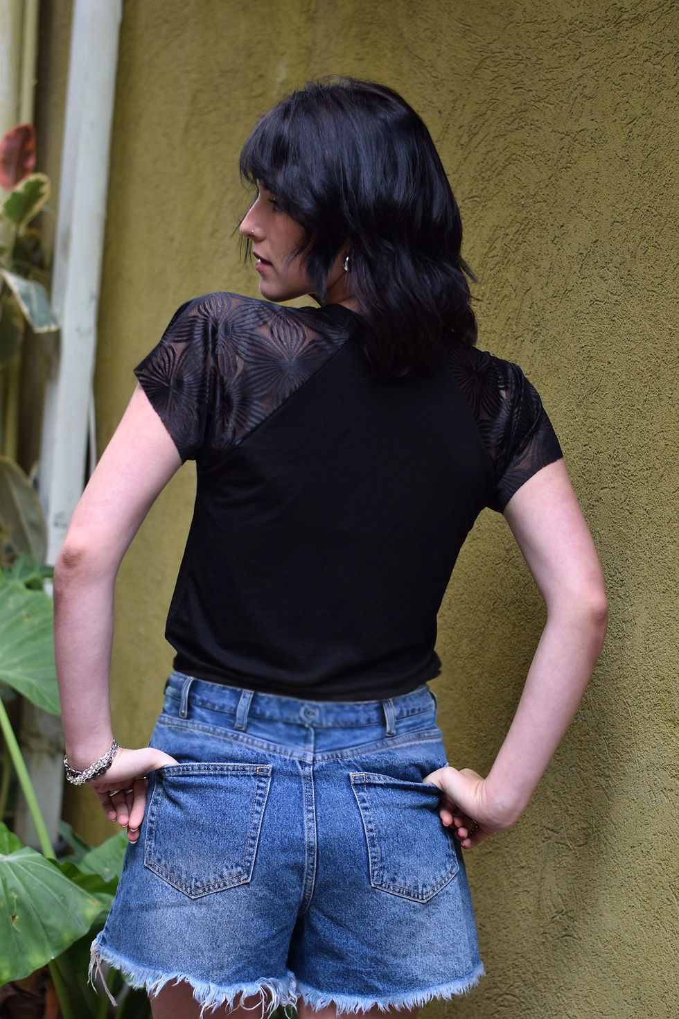 תמונה ממוזערת: חולצת דופה שחורה