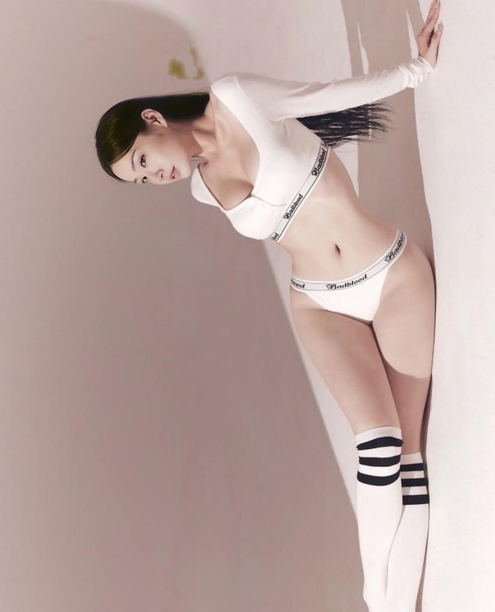 Thumbnail: Sexy Bunny