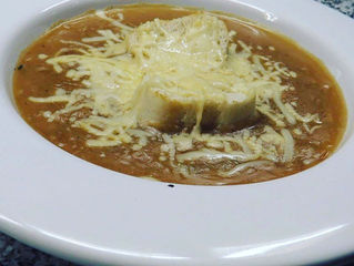 Sopa de cebola gratinada