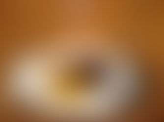 Picadinho de Filé Mignon com purê de mandioquinha e farofa de banana com castranha do Pará