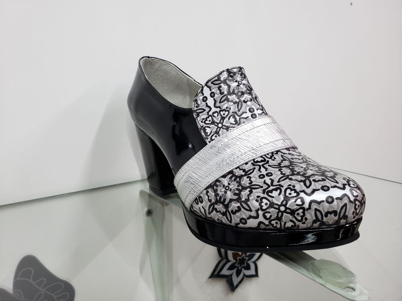 zapato 100% cuero tacon alto