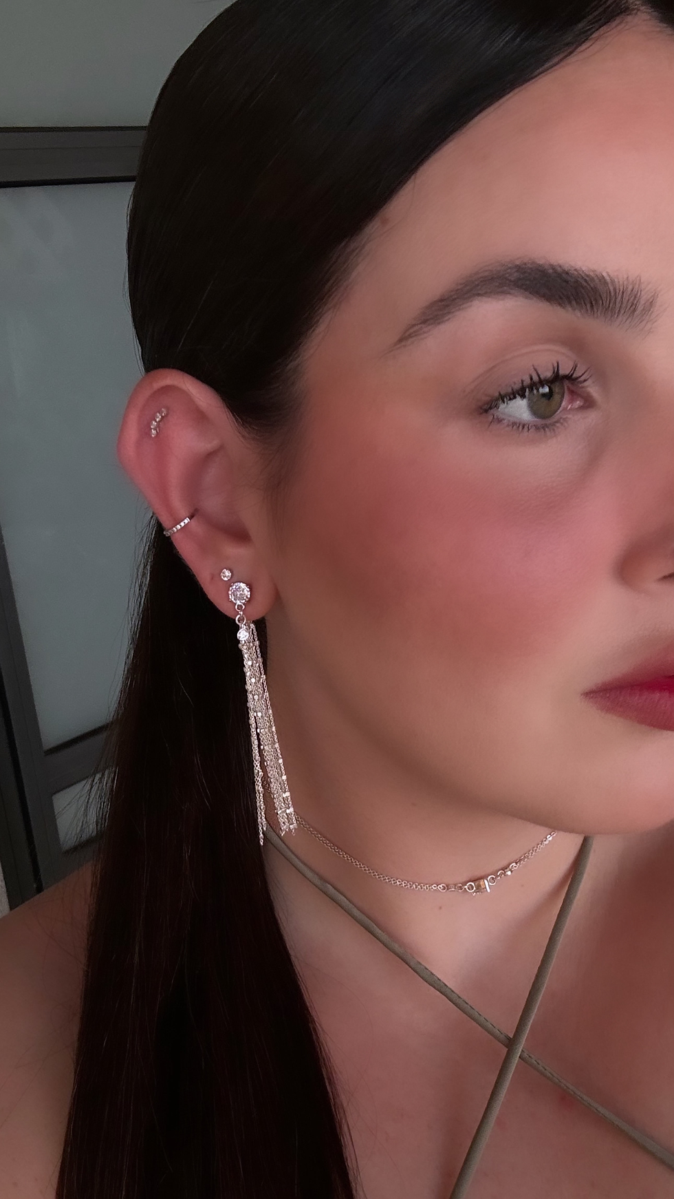 תמונה ממוזערת: סט עגילי לינדה ארוכים ושרשרת קייט