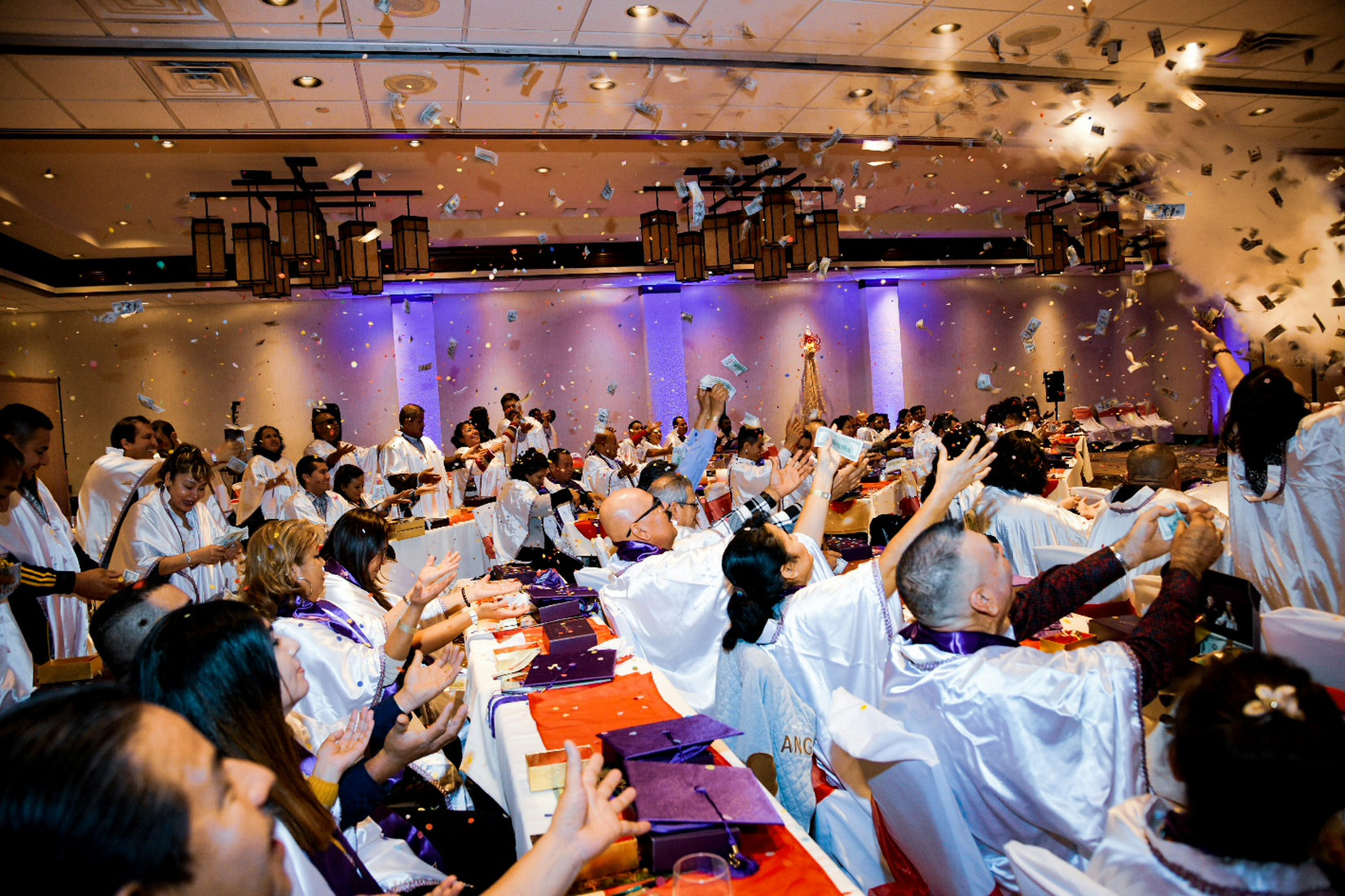 Ceremonia Libertad Financiera 2023 con Adriana Macias Venus Y Salomon