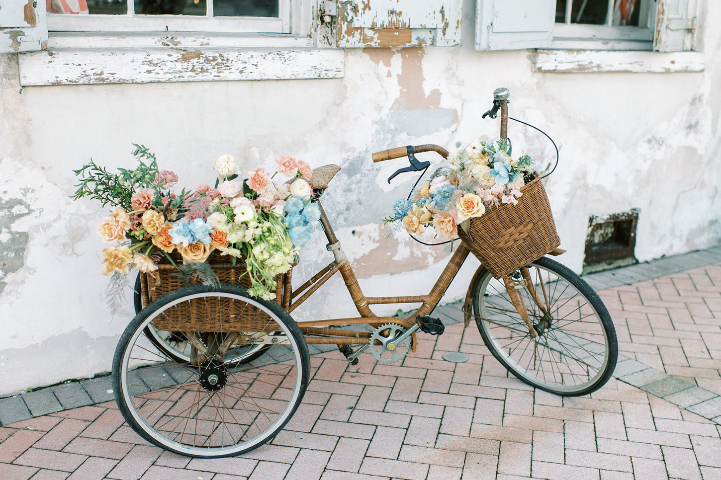 GALLERY Baton Rouge & New Orleans Florist Hummingbird Floral