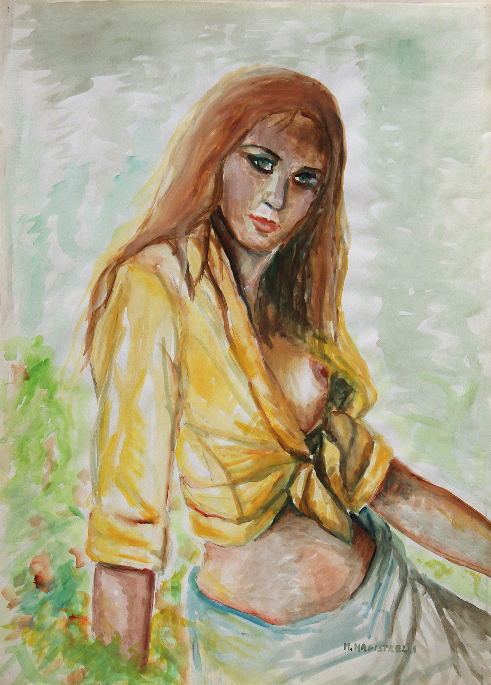 Donna in camicia gialla con seno scoperto