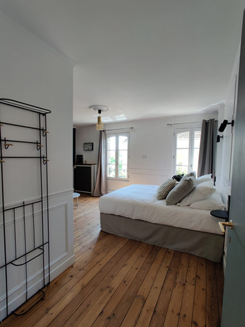 PHOTO-2022-05-02-18-19-07 2.jpg