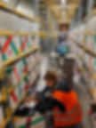 Operatrice al lavoro per Hermes Fulfilment