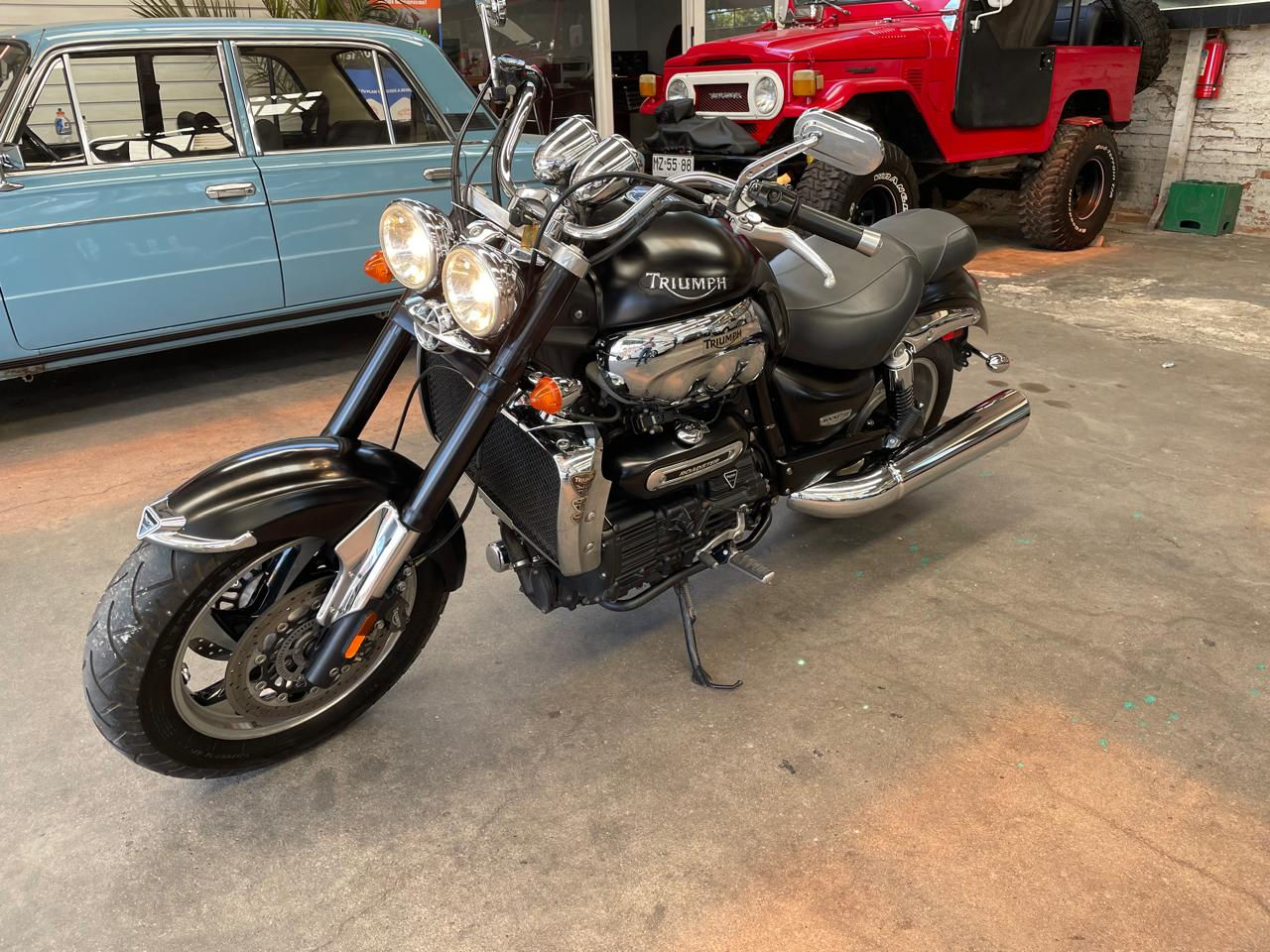 TRIUMPH ROCKET III ROADSTER 2300cc