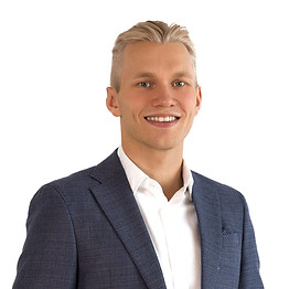Joona käyntikorttikuva neliö.jpeg