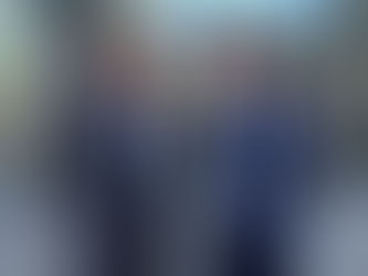 Florent Gauthier (à gauche), maire de Lucé, et Ladislas Vergne (à droite), maire de Chartres, devant l'hôtel de ville de Chartres