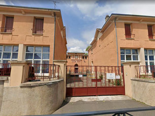 À l’école Jules-Ferry de Chartres (Eure-et-Loir), les parents d’élèves se mobilisent pour sauver les tilleuls de la cour, menacés d’abattage par la mairie après la tempête de juin
