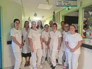 L’équipe du service de médecine interne et polyvalente de l’hôpital Louis-Pasteur à C Chartres (Eure-et-Loir), réunie pour célébrer un an d’existence dans sa nouvelle organisation