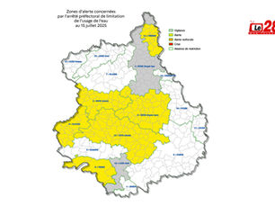 Le niveau des cours d’eau en Eure-et-Loir, comme ici sur l’Eure, continue de baisser en raison de la sécheresse estivale. Les restrictions d’usage de l’eau ont été renforcées pour préserver cette ressource vitale. Source Préfecture d'Eure-et-Loir