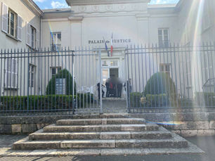 Palais de justice de Chartres (Eure-et-Loir), vendredi 8 août 2025, lors de l’ouverture du procès pour trafic de tabac et stupéfiants.