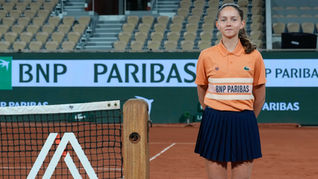 Constance, licenciée au Tennis Club de Brezolles est ramasseuse de balle à Roland-Garros