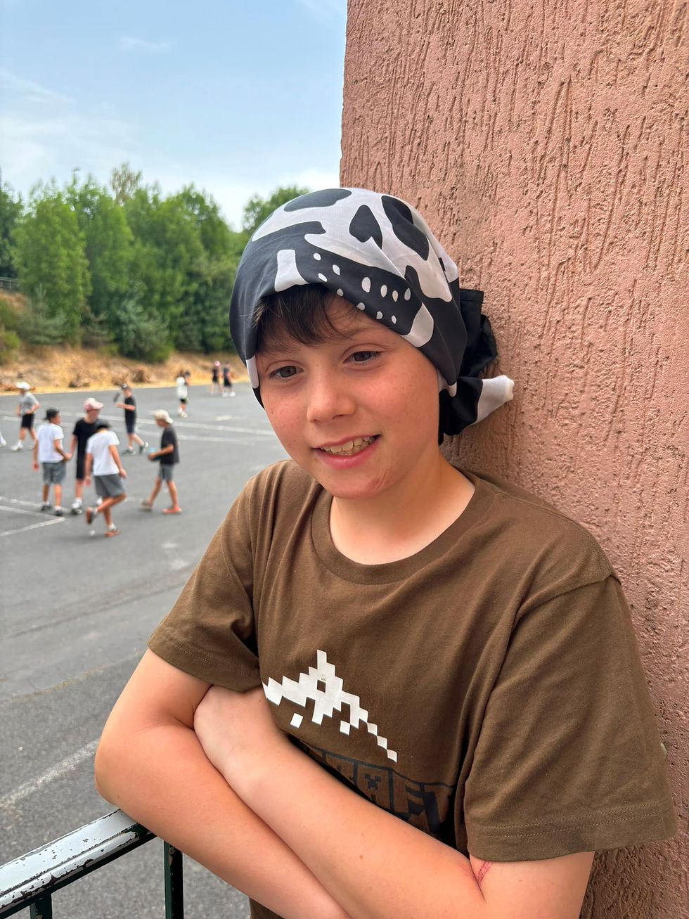 Ah pardon, non ça c'est juste Tyler qui a perdu sa casquette