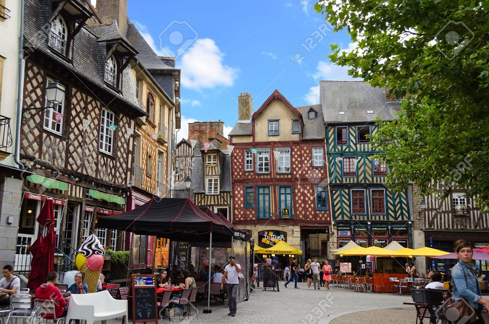La place Saint-Anne, en plein centre, est un fief culturel