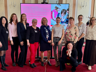 Řečníci a účastníci kulatého stolu