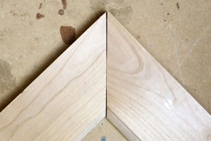 Truing up a mitre joint