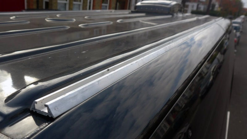 Roof rail
