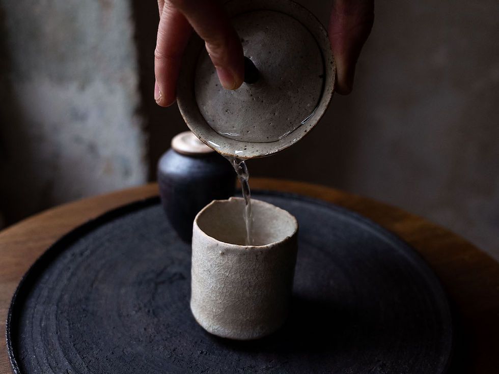 サムネイル： Tea Cups by Andrzej Bero