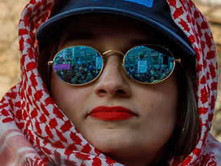 Retratos sororos en Unten den Linden un 8 de marzo alrededor de las 3 pm.