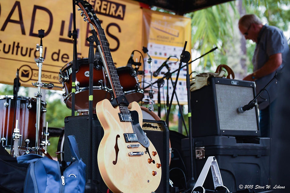 Tony in background - Pereira (8/27/2015)