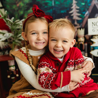 Calgary Christmas mini photography session family portrait