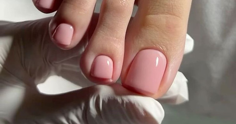 pink nails (1).jpeg